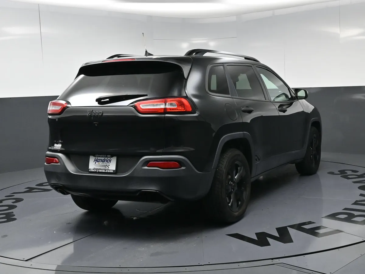 2016 Jeep Cherokee Altitude thumbnail 8