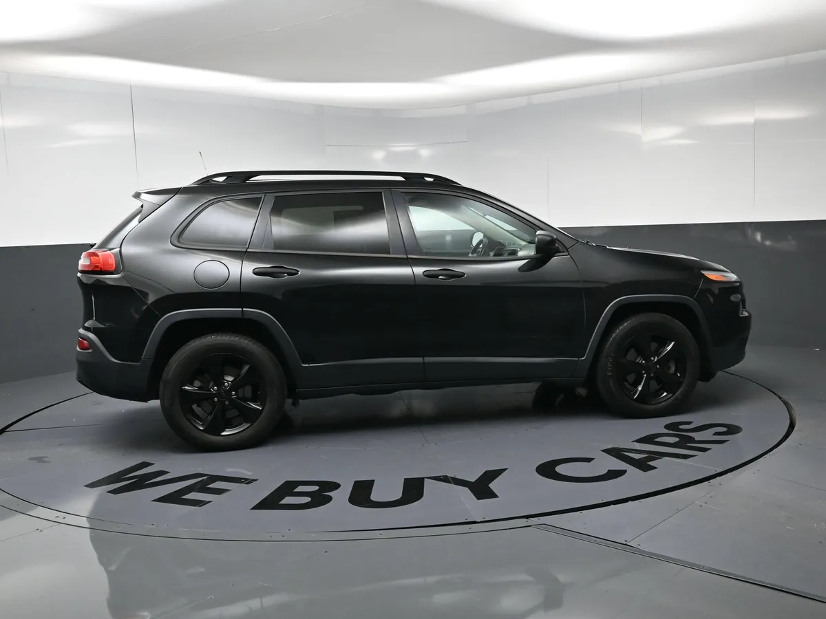 2016 Jeep Cherokee Altitude thumbnail 9