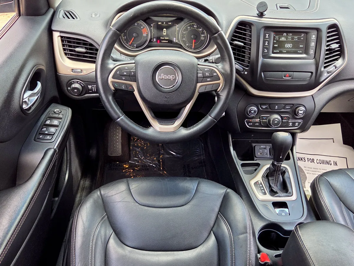 2016 Jeep Cherokee Latitude thumbnail 12