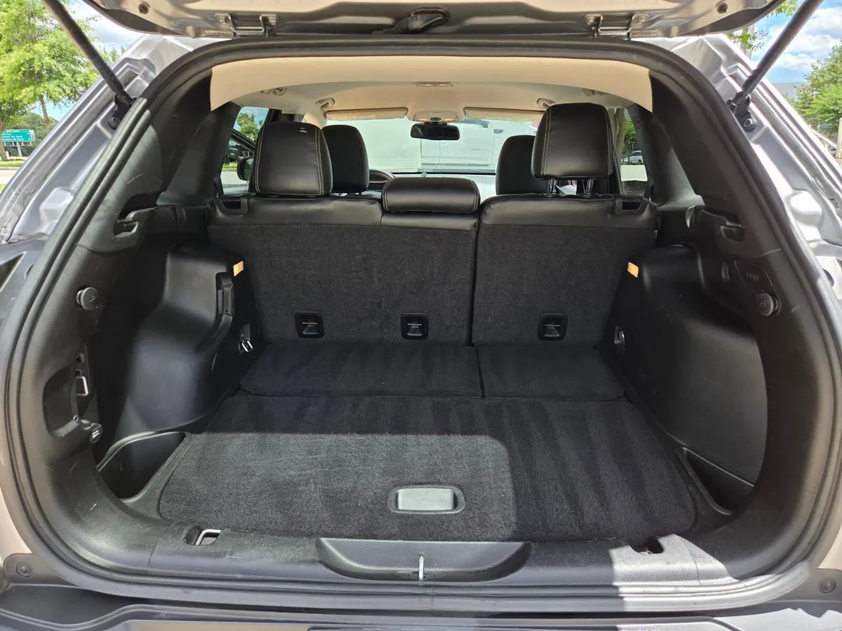 2016 Jeep Cherokee Latitude thumbnail 30