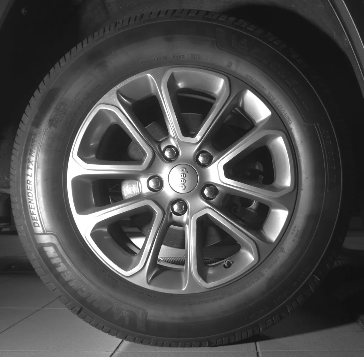 2016 Jeep Grand Cherokee Limited thumbnail 13