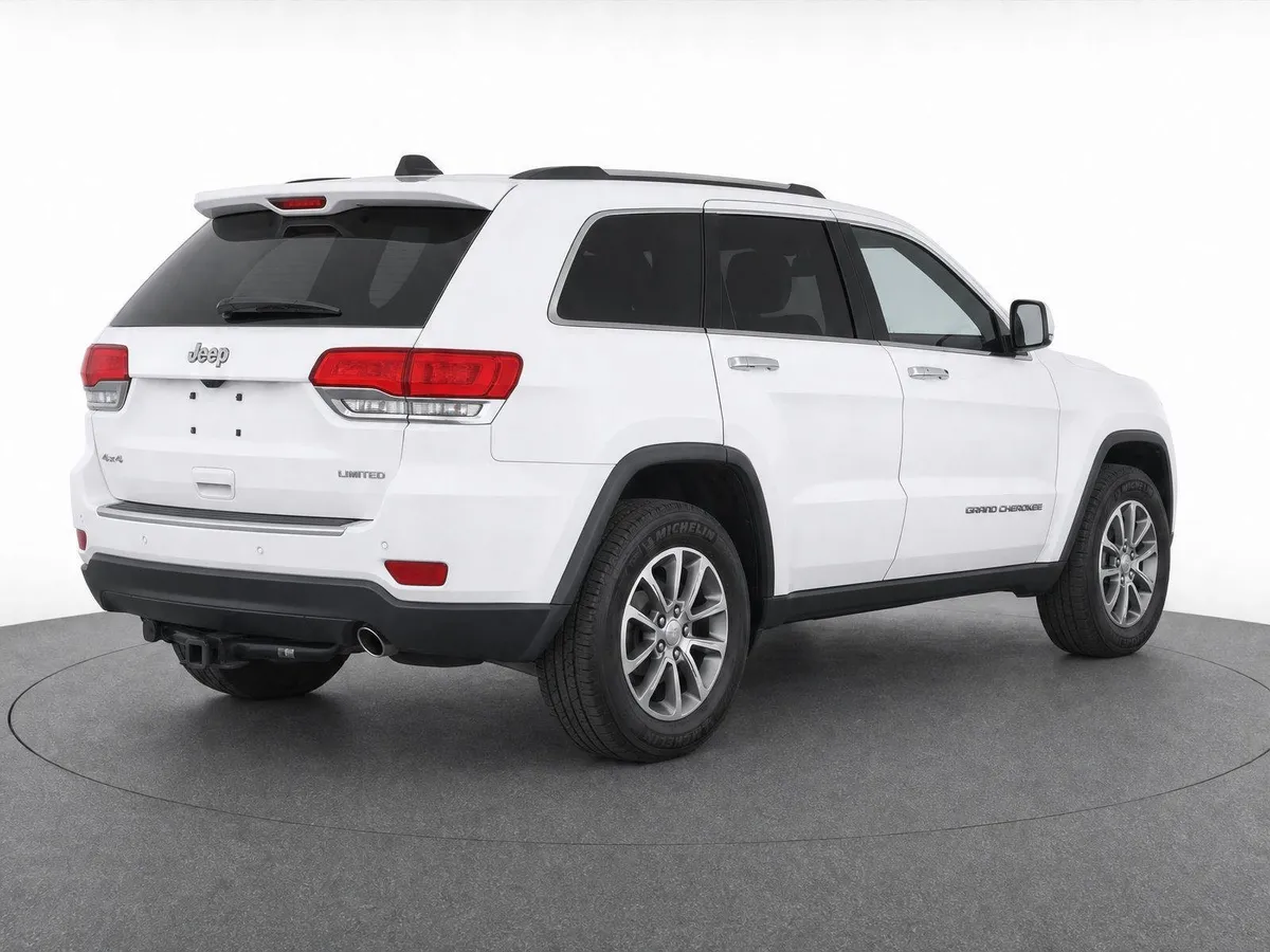 2016 Jeep Grand Cherokee Limited thumbnail 4