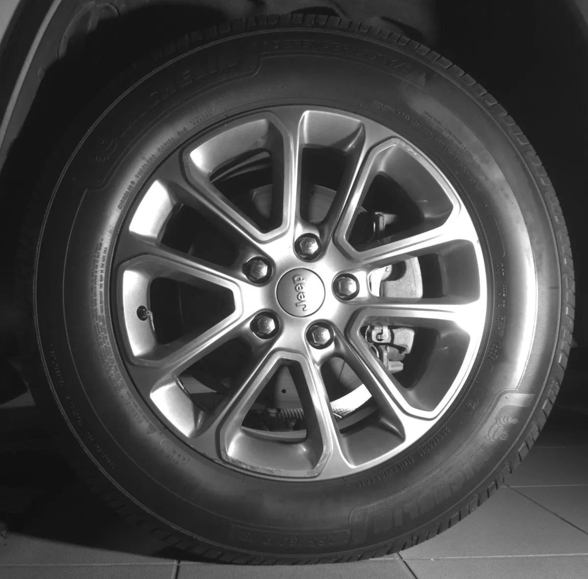 2016 Jeep Grand Cherokee Limited thumbnail 7