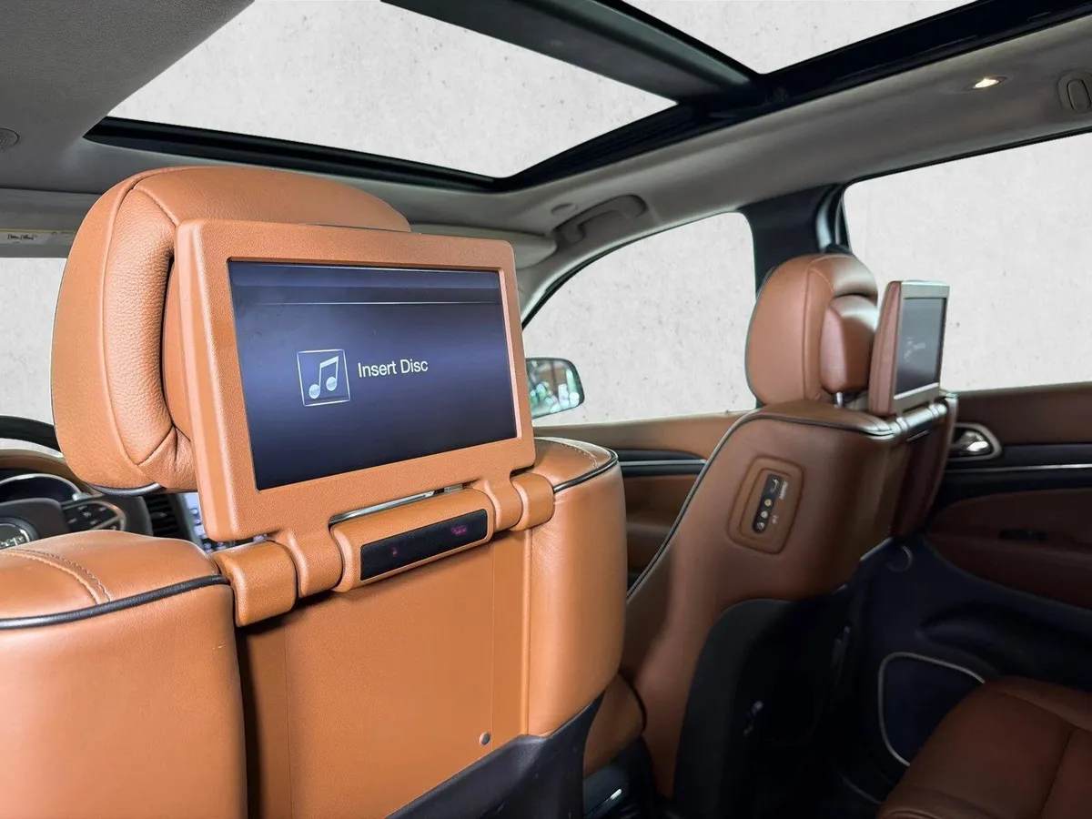 2016 Jeep Grand Cherokee Summit thumbnail 25