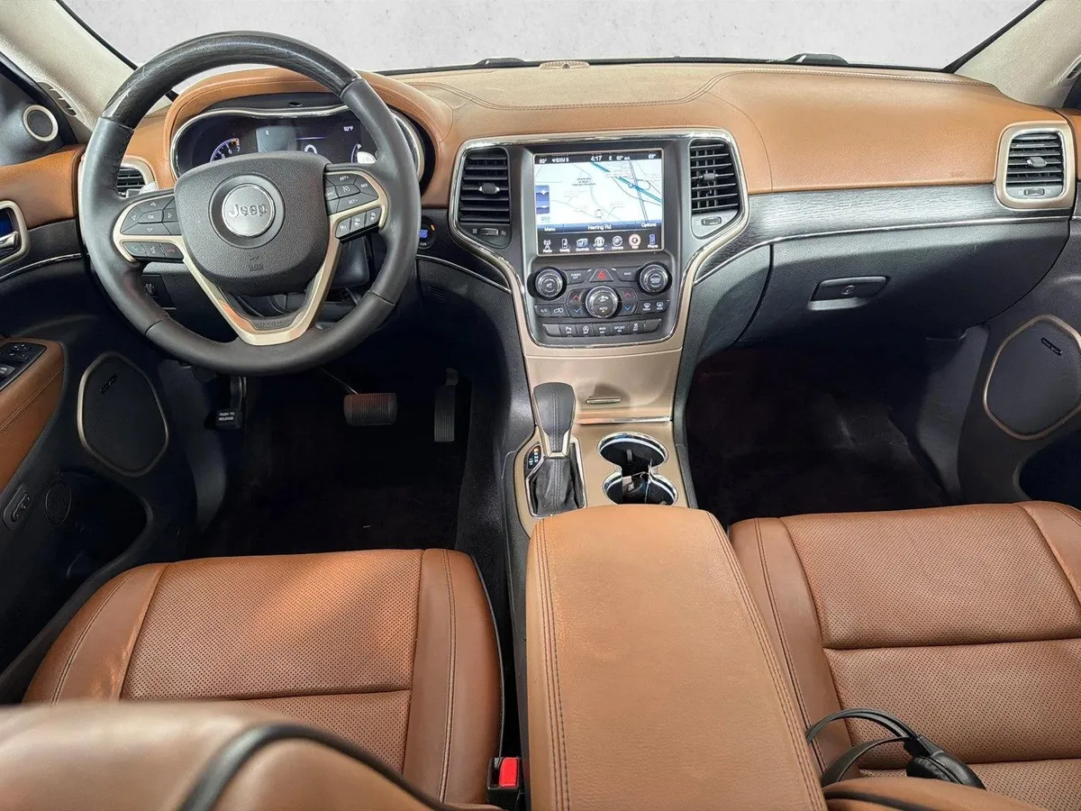 2016 Jeep Grand Cherokee Summit thumbnail 26
