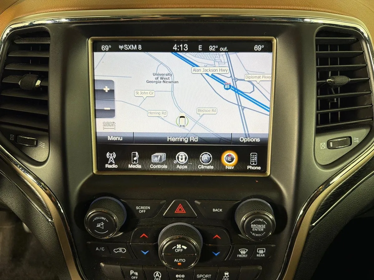 2016 Jeep Grand Cherokee Summit thumbnail 3