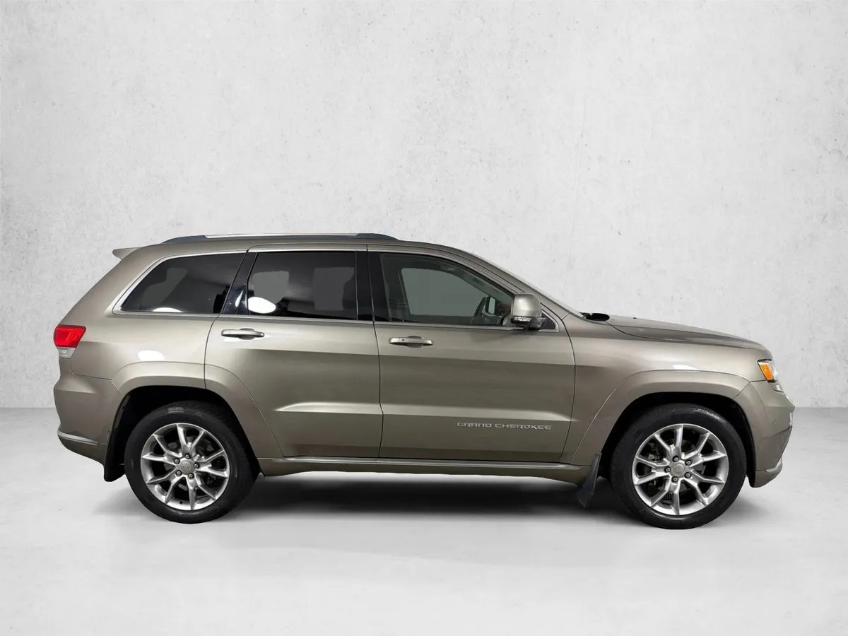 2016 Jeep Grand Cherokee Summit thumbnail 4