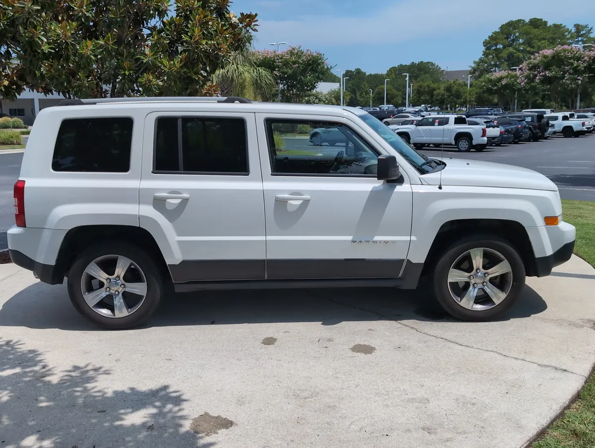 2016 Jeep Patriot High Altitude Edition thumbnail 11