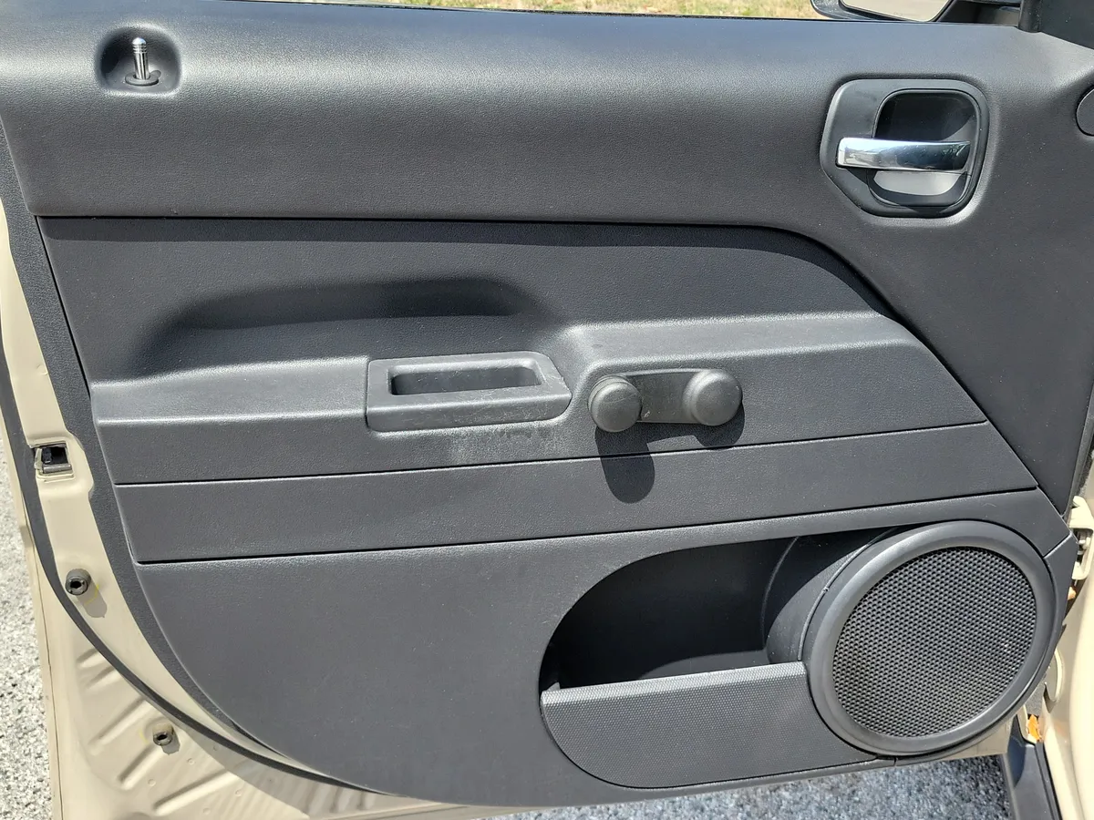 2016 Jeep Patriot Sport thumbnail 13