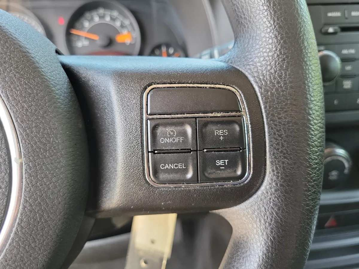 2016 Jeep Patriot Sport thumbnail 18