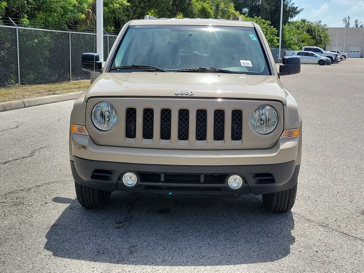 2016 Jeep Patriot Sport thumbnail 2