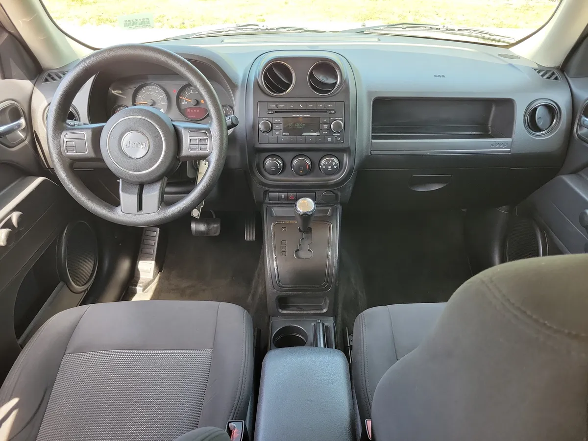 2016 Jeep Patriot Sport thumbnail 24