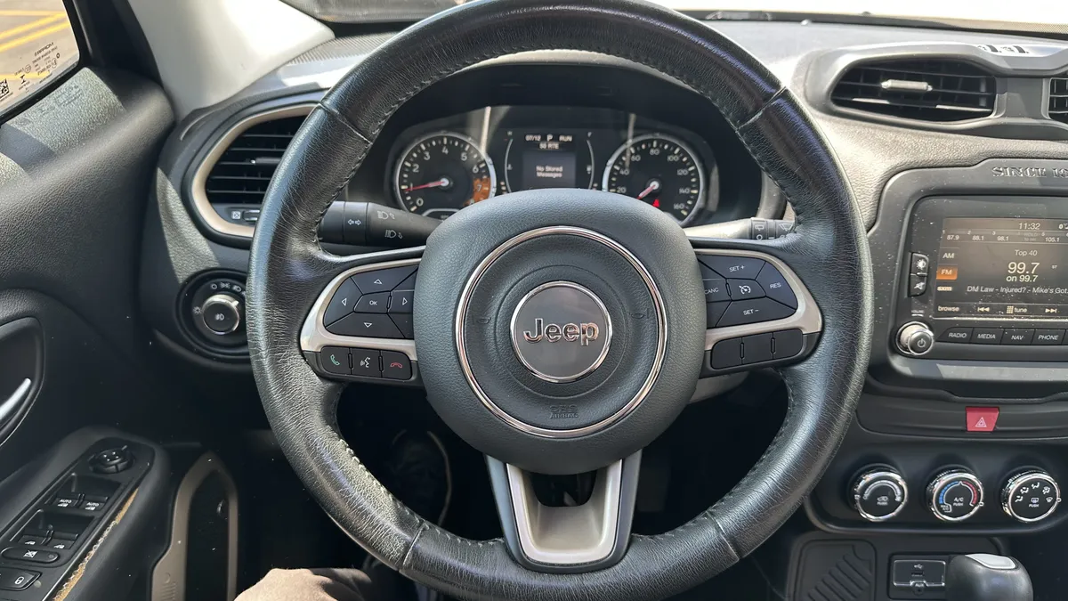 2016 Jeep Renegade 75th Anniversary thumbnail 18