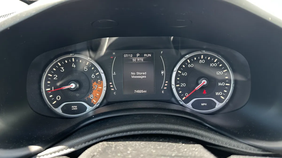 2016 Jeep Renegade 75th Anniversary thumbnail 21