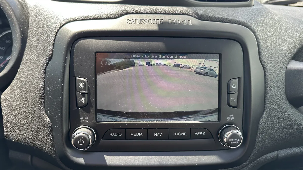 2016 Jeep Renegade 75th Anniversary thumbnail 25