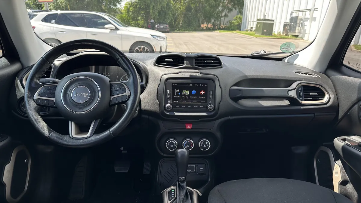 2016 Jeep Renegade 75th Anniversary thumbnail 29
