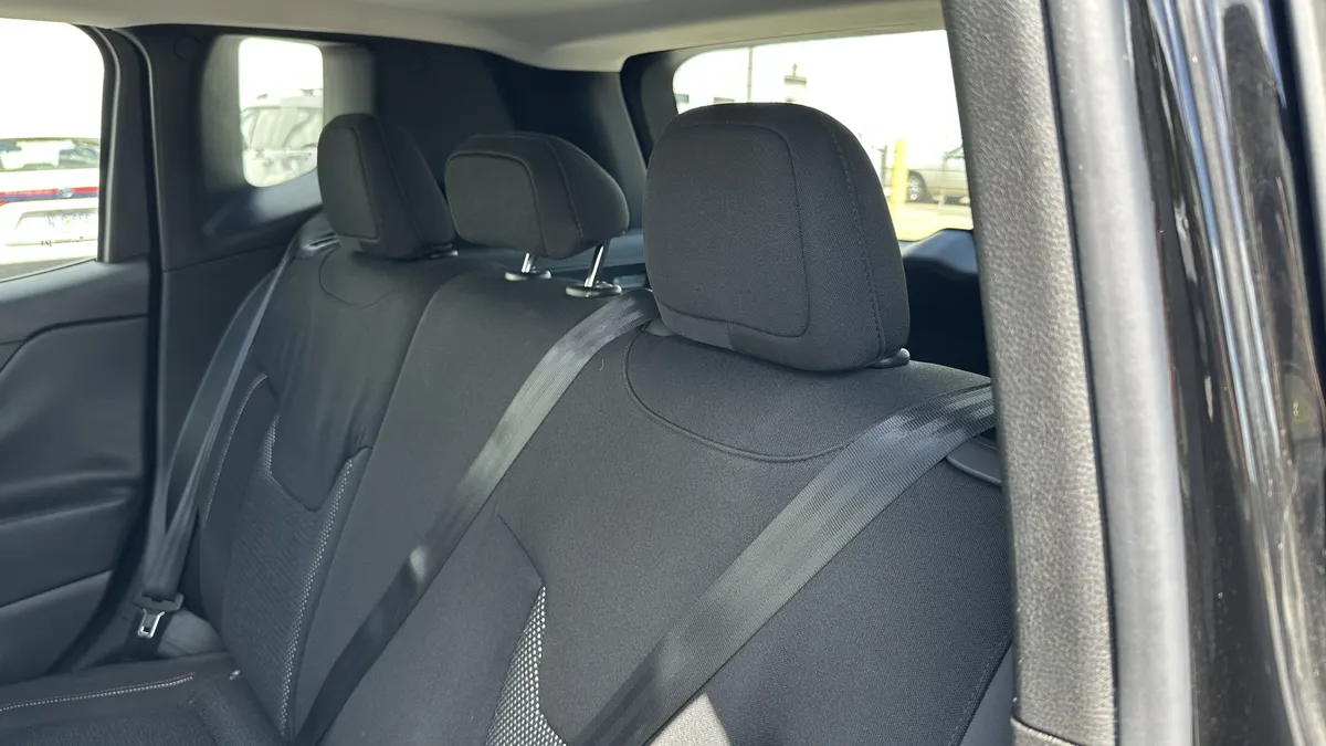 2016 Jeep Renegade 75th Anniversary thumbnail 31