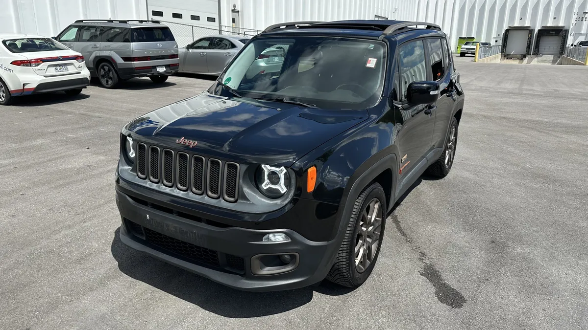 2016 Jeep Renegade 75th Anniversary thumbnail 4