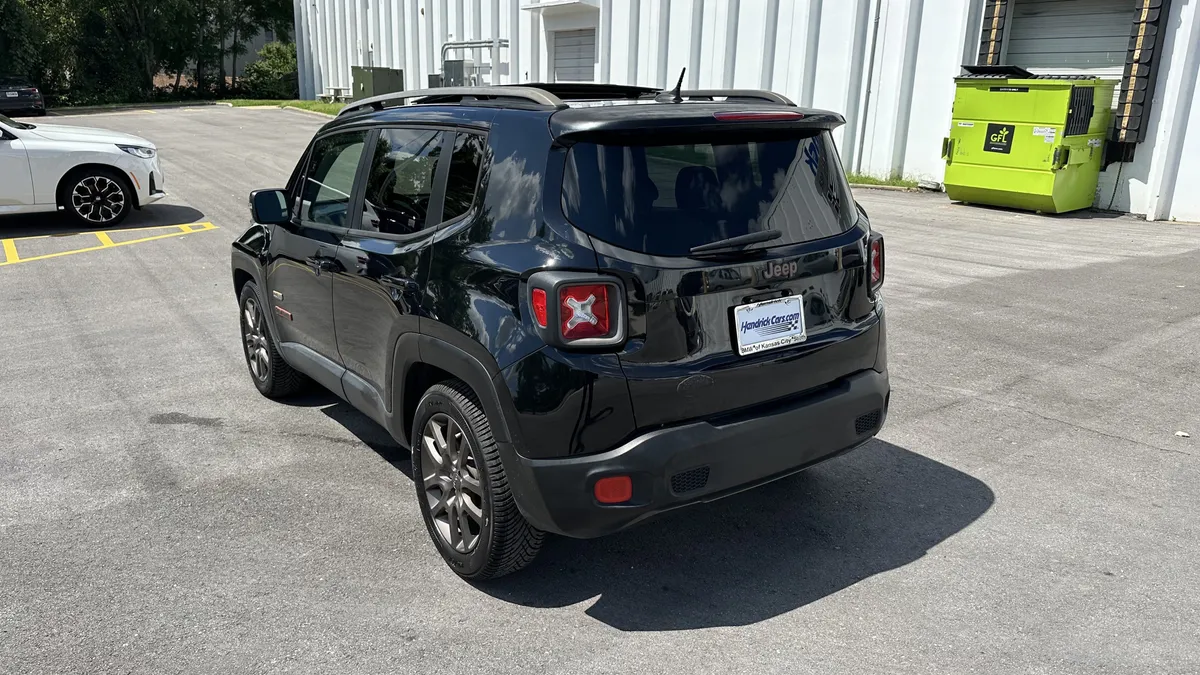 2016 Jeep Renegade 75th Anniversary thumbnail 7