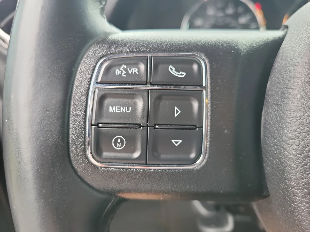 2016 Jeep Wrangler JK Unlimited Sahara 4x4 thumbnail 13