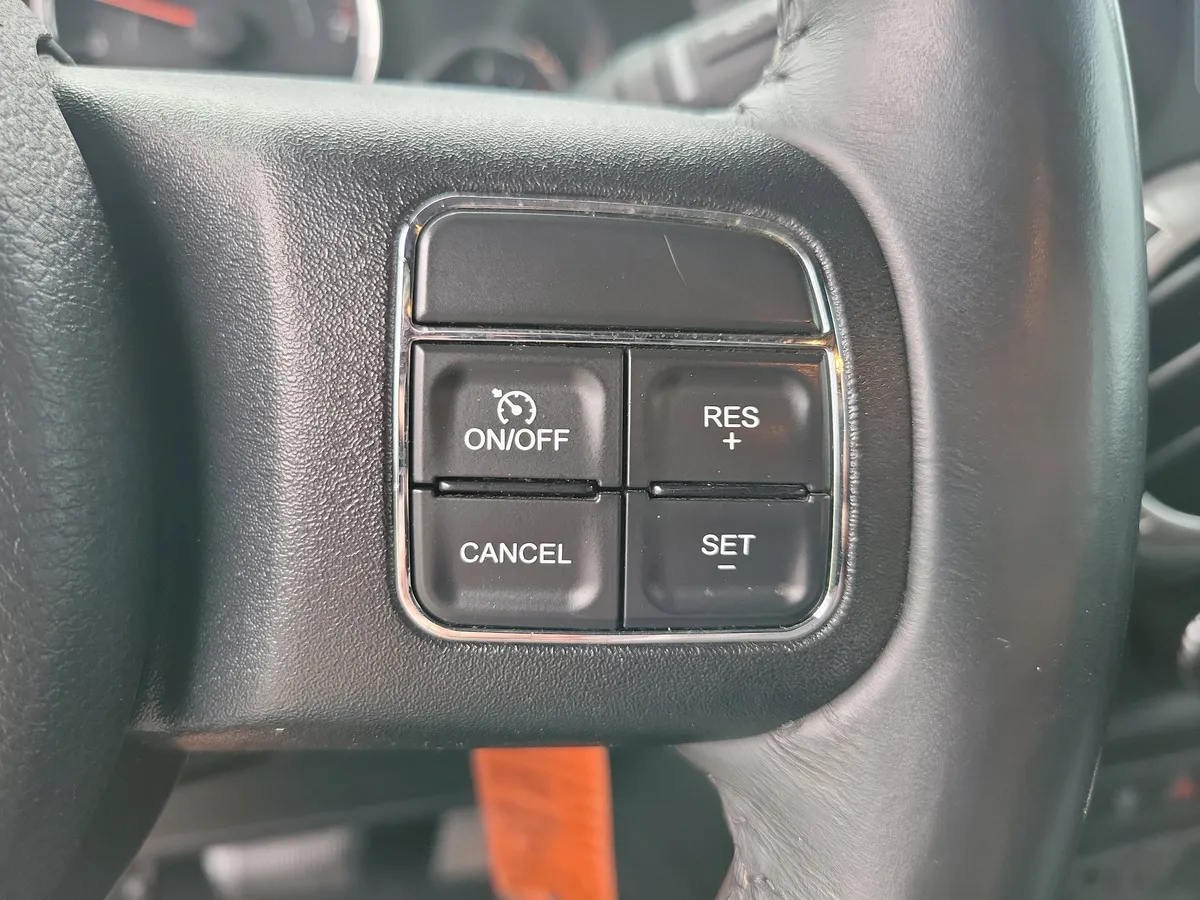 2016 Jeep Wrangler JK Unlimited Sahara 4x4 thumbnail 14