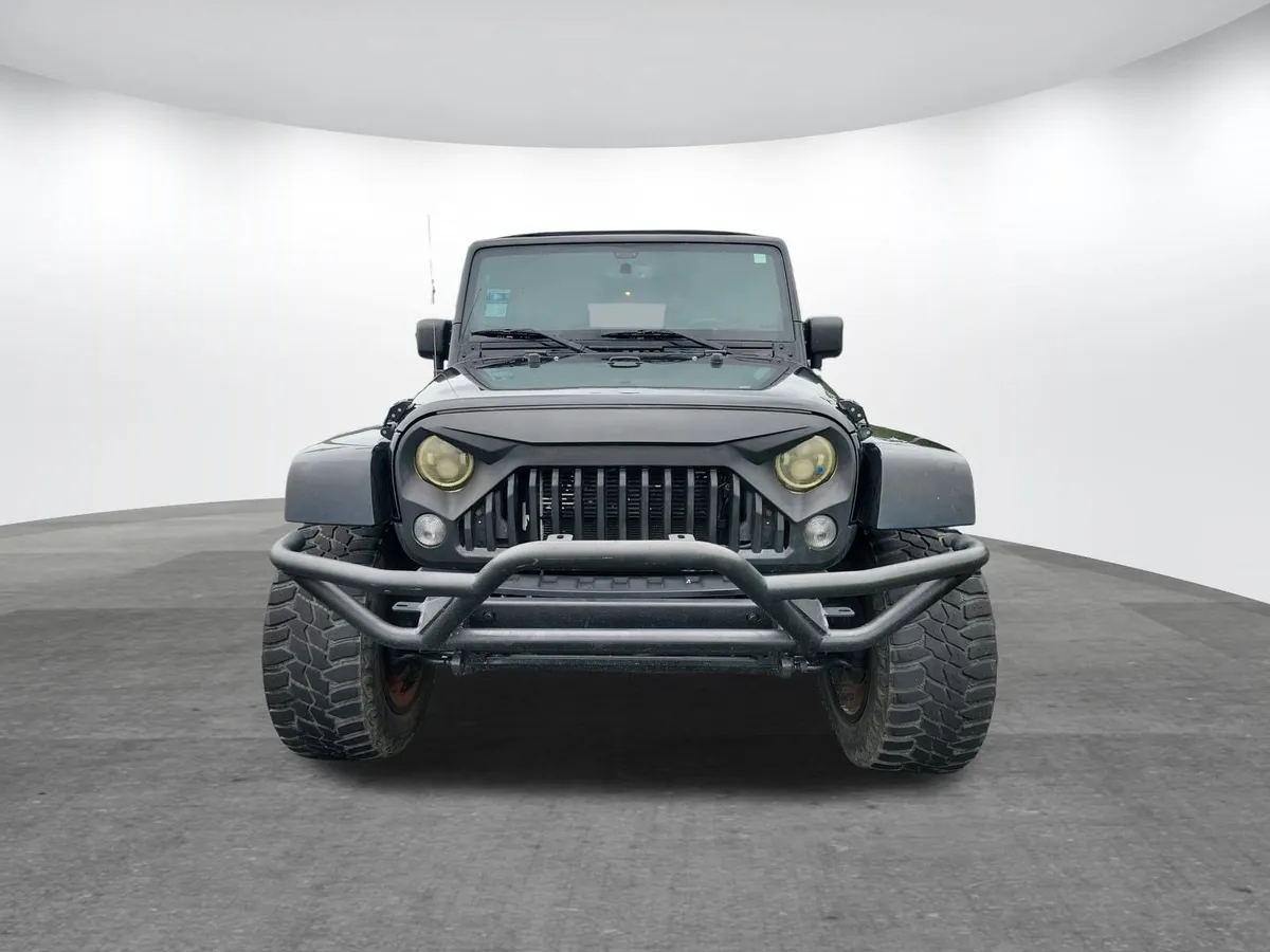 2016 Jeep Wrangler JK Unlimited Sahara 4x4 thumbnail 17