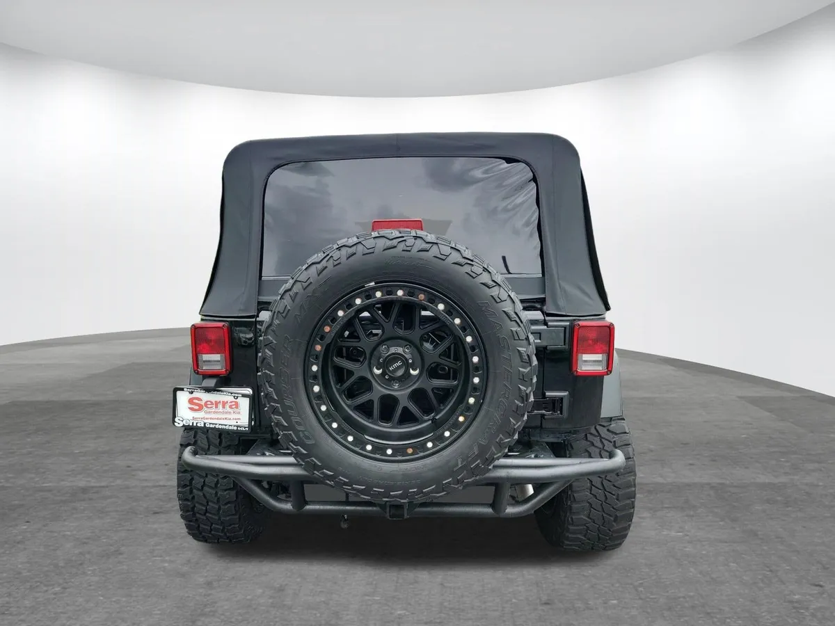 2016 Jeep Wrangler JK Unlimited Sahara 4x4 thumbnail 21