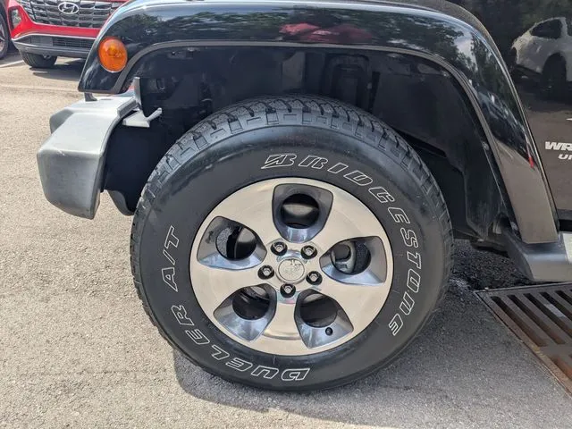 2016 Jeep Wrangler JK Unlimited Sahara 4x4 thumbnail 23