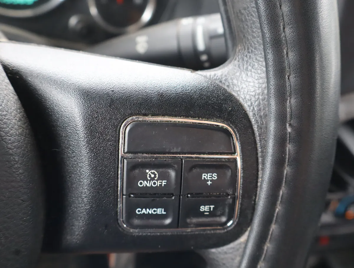 2016 Jeep Wrangler Unlimited Sport thumbnail 19