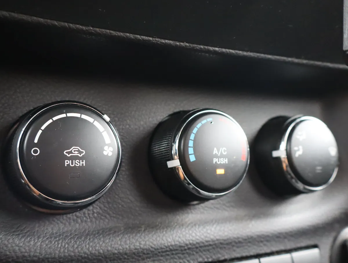 2016 Jeep Wrangler Unlimited Sport thumbnail 23