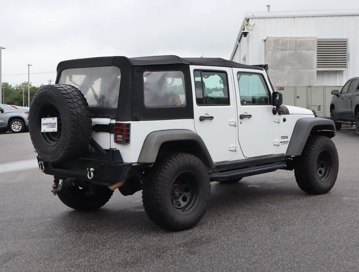 2016 Jeep Wrangler Unlimited Sport thumbnail 8