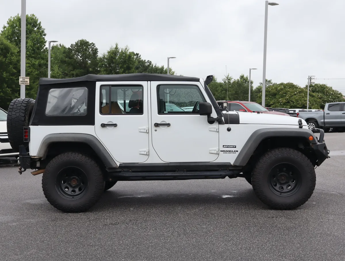 2016 Jeep Wrangler Unlimited Sport thumbnail 9