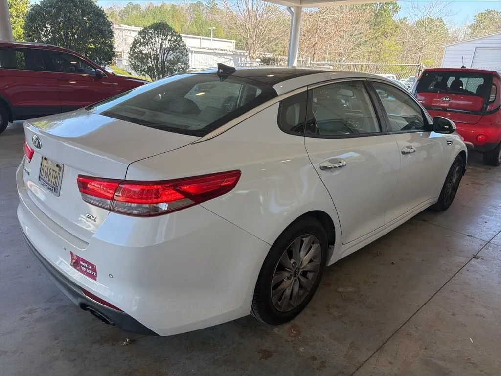 2016 Kia Optima EX thumbnail 3