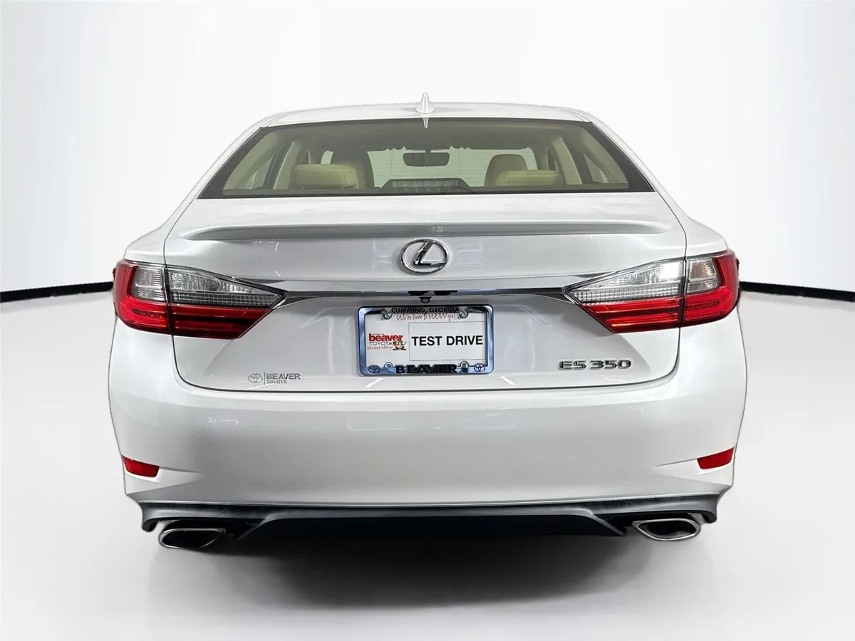 2016 Lexus ES 350 Base thumbnail 10