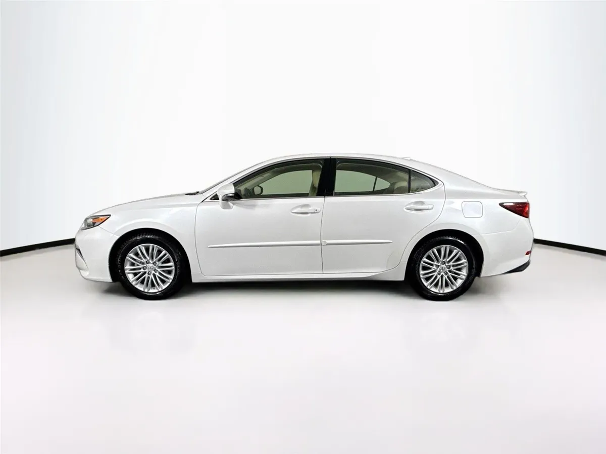 2016 Lexus ES 350 Base thumbnail 12