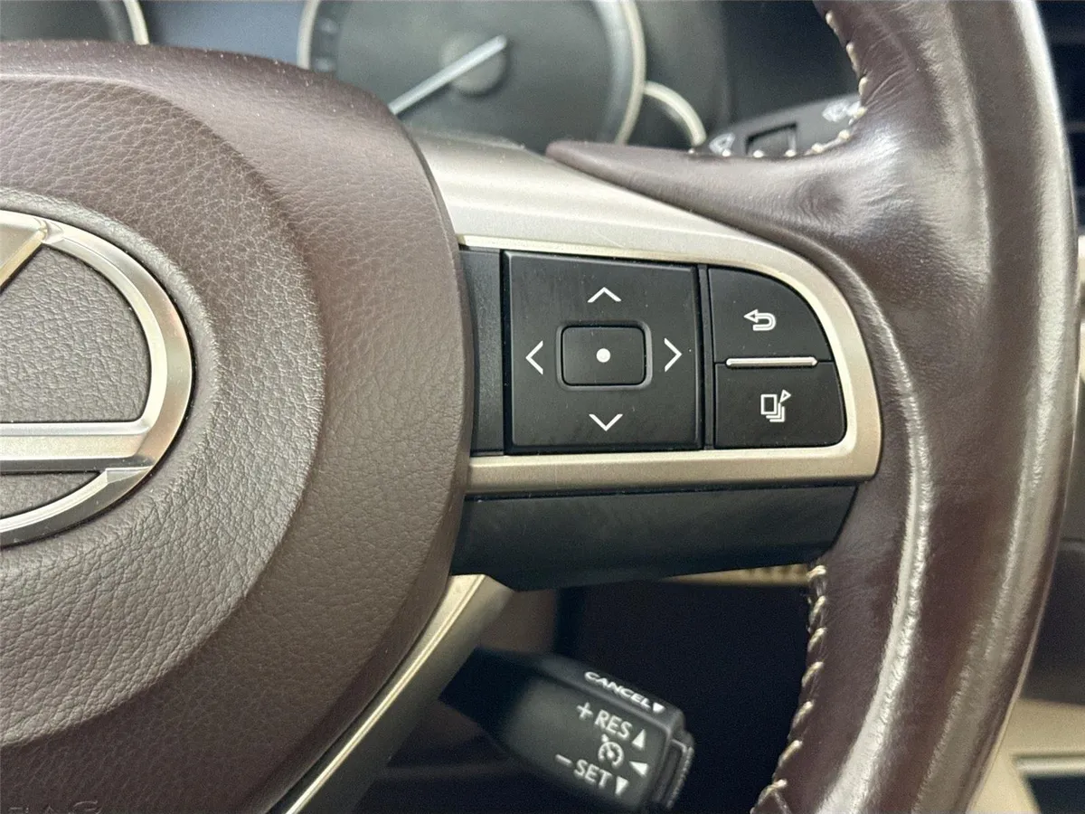 2016 Lexus ES 350 Base thumbnail 17