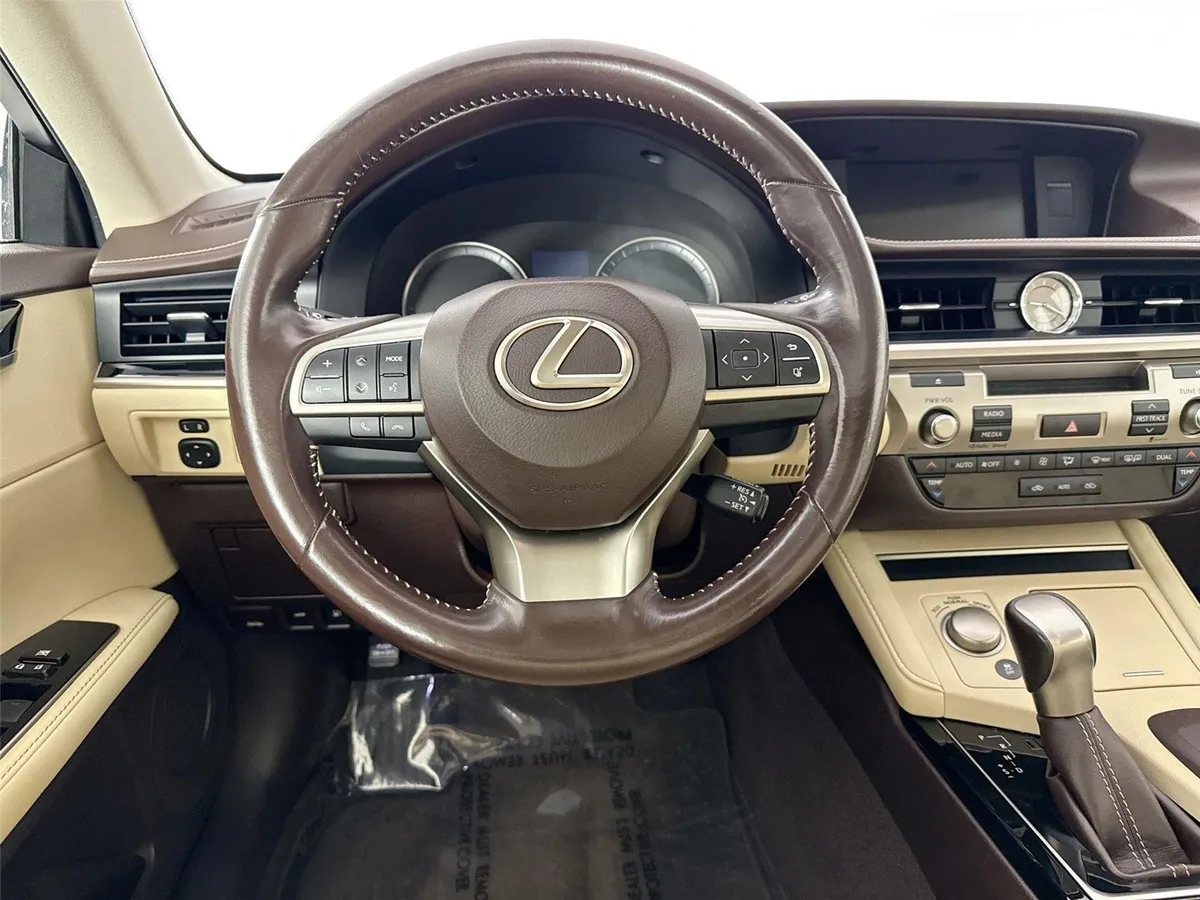 2016 Lexus ES 350 Base thumbnail 30