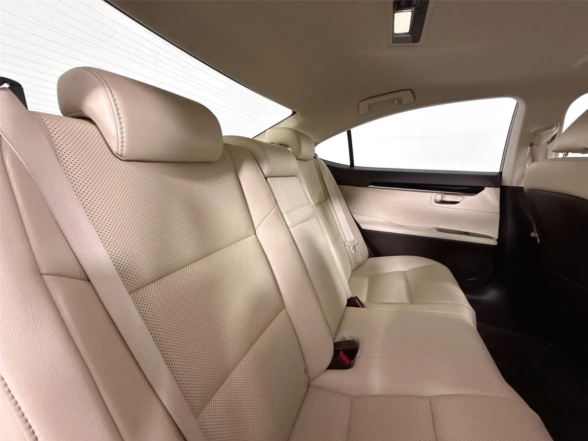 2016 Lexus ES 350 Base thumbnail 38
