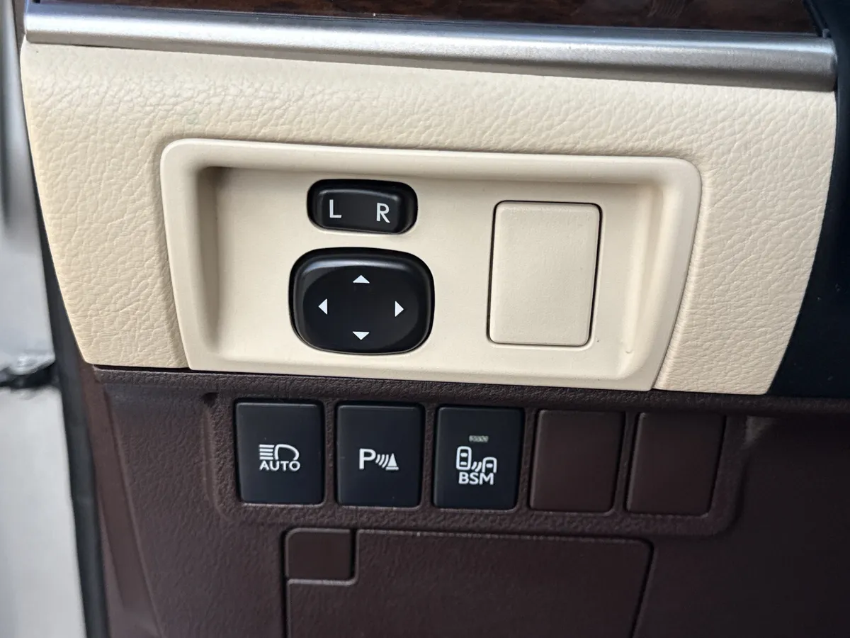 2016 LEXUS ES 350 thumbnail 18