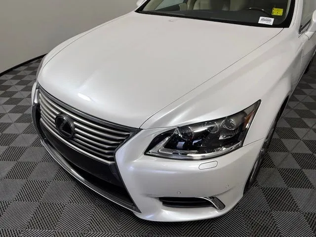 2016 LEXUS LS 460 thumbnail 10