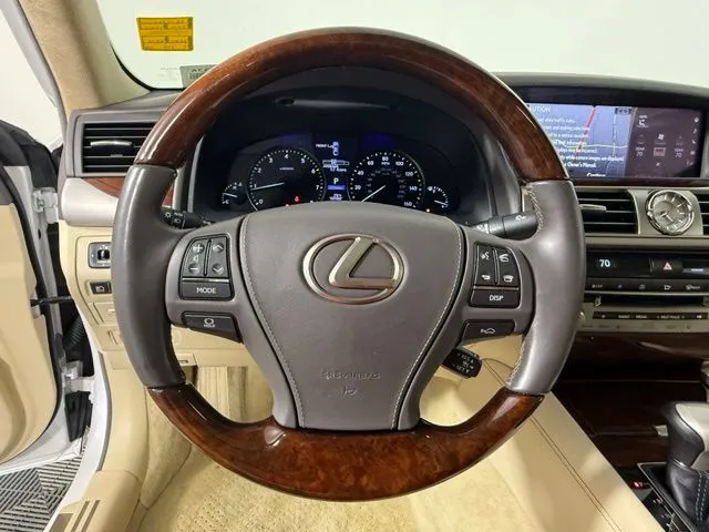 2016 LEXUS LS 460 thumbnail 17