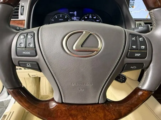 2016 LEXUS LS 460 thumbnail 18