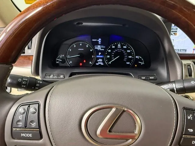 2016 LEXUS LS 460 thumbnail 19