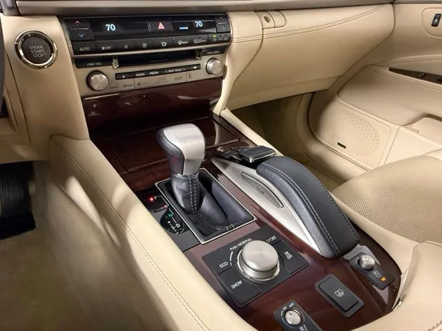2016 LEXUS LS 460 thumbnail 25