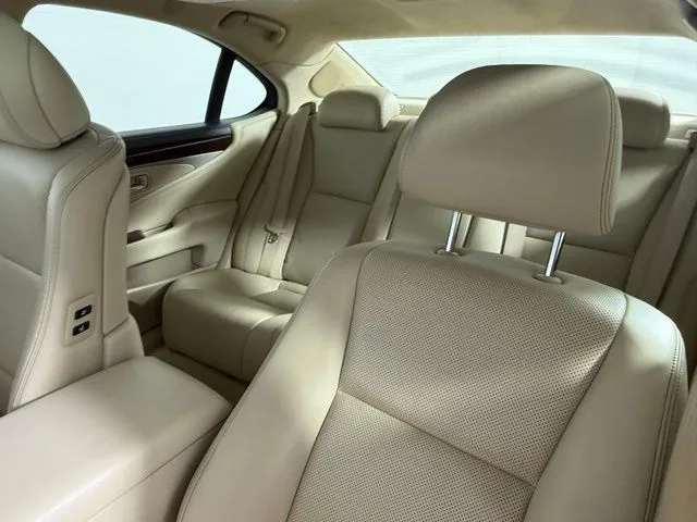 2016 LEXUS LS 460 thumbnail 33