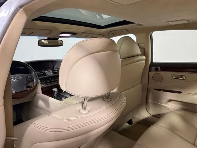 2016 LEXUS LS 460 thumbnail 38