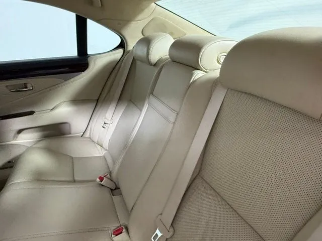 2016 LEXUS LS 460 thumbnail 41