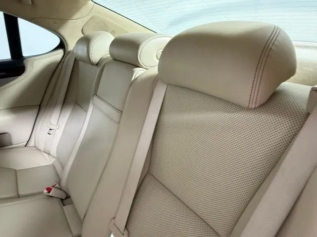 2016 LEXUS LS 460 thumbnail 42