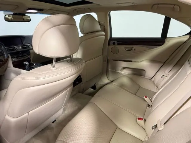 2016 LEXUS LS 460 thumbnail 44