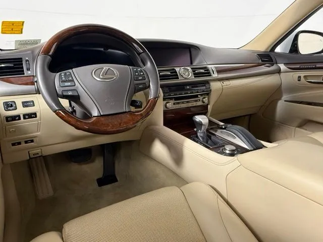 2016 LEXUS LS 460 thumbnail 45